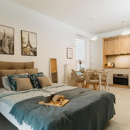 Delta, F211 卢布林